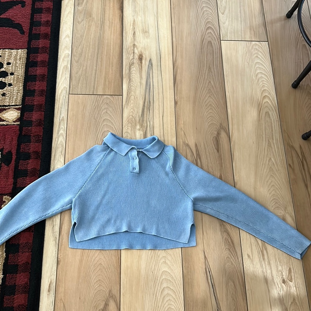 COPY - COPY - COPY - kendall and Kylie blue knit sweater